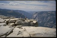 Blick ins Yosemite Valley vom Gipfelplateau des Half Dome
