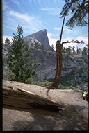 R&uuml;ckblick auf den Half Dome beim Abstieg; rechts die steil abfallende Nordwand