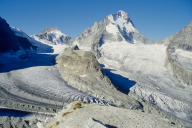 Blick auf Glacier Durand und Glacier di Zinal von der Cabana di Grand Mountet