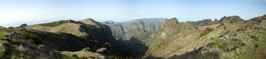 Panorama vom Pico do Arieiro (1818m) mit Blick auf Nonnental und Paul da Serra, Madeira, November 2008