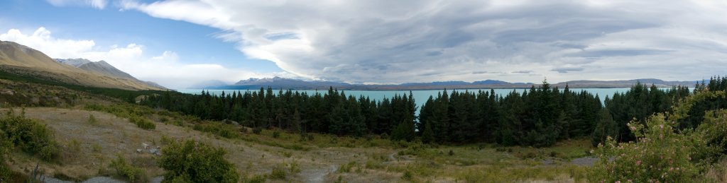 Panorama vom Westufer des Lake Pukaki auf dem Weg zum Mt. Cook, Dezember 2007