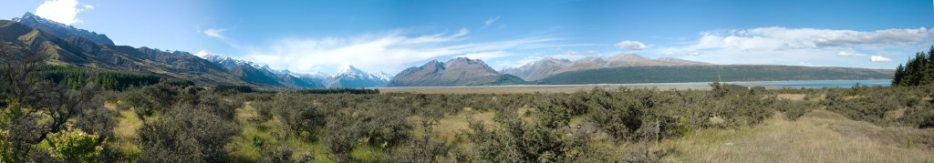 Glenntanner Park Center Campground mit Blick auf das Tasman River Valley, über dem sich dominierend der Mt. Cook (3754m) erhebt, Dezember 2007