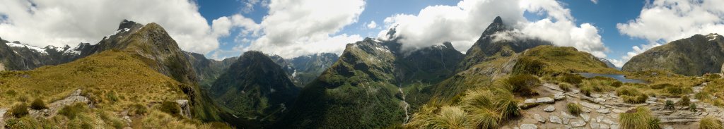 Milford Trail: 360-Grad-Panorama am Mackinnon Pass (1073m), Januar 2008