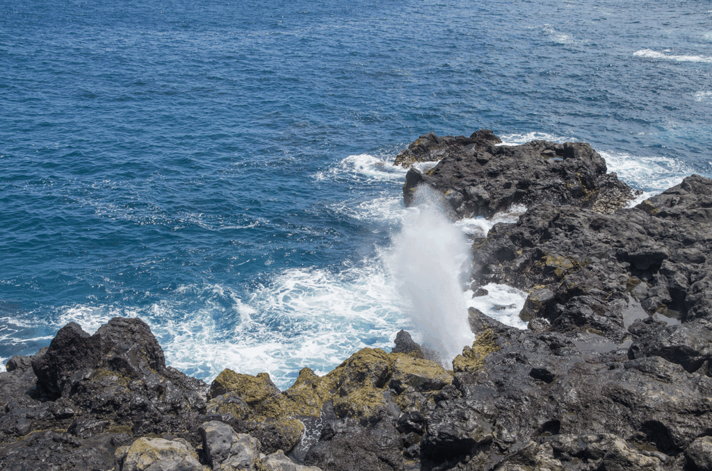 Der Soufleur (blowhole) an der Küste zwischen St. Leu und Etange-Sales les Bains, La Reunion, Oktober 2013.
