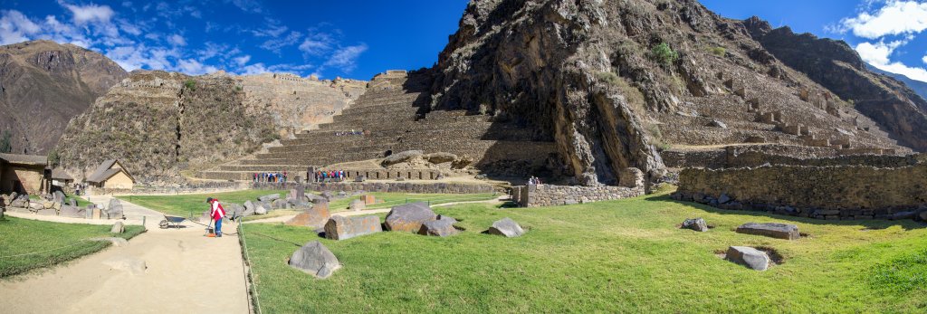 Inka-Tempelanlage von Ollantaytambo im Tal des Rio Urobamba, Tal des Rio Urubamba, Peru, Juli 2014.