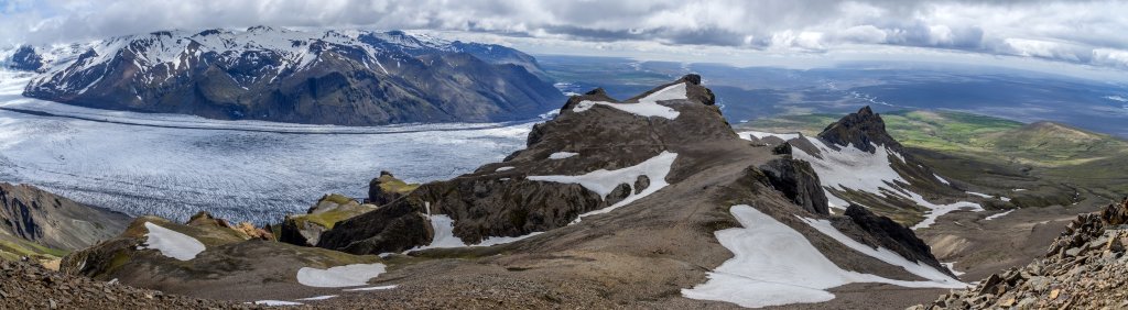 Blick auf den Skaftafellsjökull im Abstieg vom Kristinartindar (1126m), Skaftafell, Island, Juli 2015.
