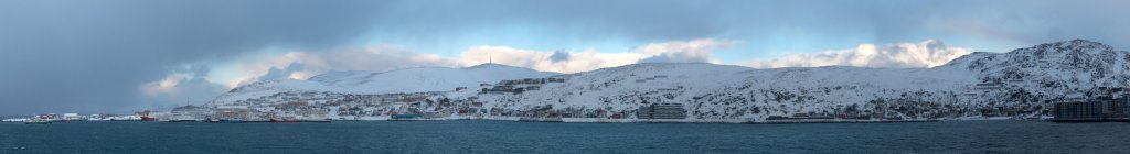 Anfahrt auf den Hafen von Hammerfest, Norwegen, Februar 2015.