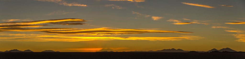 Sonnenuntergang im Salar de Uyuni, Bolivien, November 2016.