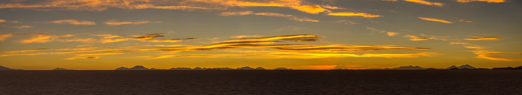 Sonnenuntergang im Salar de Uyuni, Bolivien, November 2016.