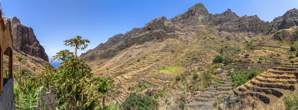 Rast in einem landwirtschaftlich intensiv genutzten Felsental auf dem Weg nach Cha de Igrejas, Kapverden, März 2016.