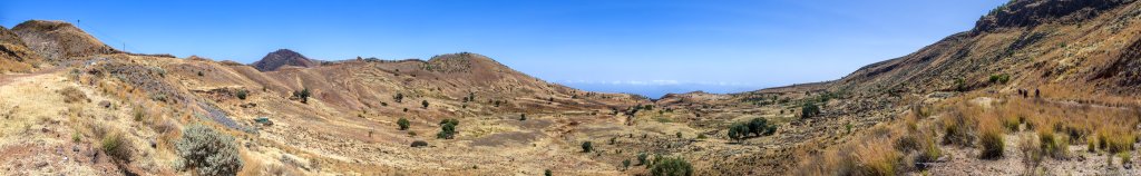 Der Cha de Lagoa ist ein alter Vulkankrater auf ca. 1400m Höhe auf Santo Antão, der heute intensiv landwirtschaftlich genutzt wird, Kapverden, März 2016.