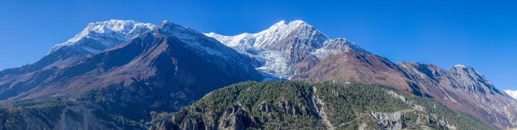 Annapurna III (7555m) und Gangapurna (7455m), Nepal, Oktober 2017.