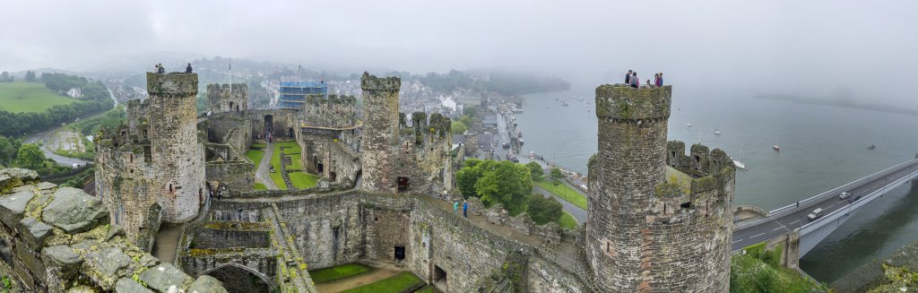 Auf der von Engländern unter Edward I. als Zwingburg erbauten Burg Conwy aus dem Jahre 1287 in Nordwales, Wales, Großbritannien, Juni 2018.