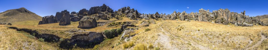 Felsengebiet von Hatun Machay (4250m) in der Nähe der Laguna Conococha, Peru, Juli 2019.