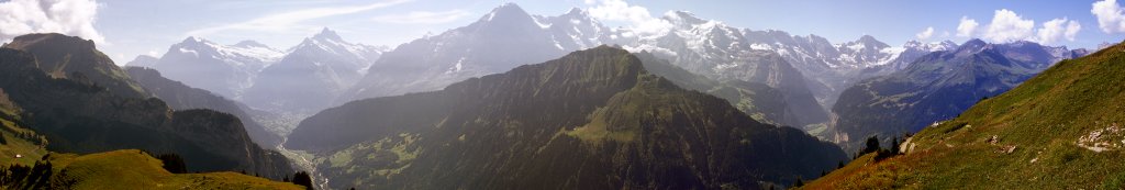 Panorama über Grindelwald, Eiger, Mönch und Jungfrau von Schynige Platte