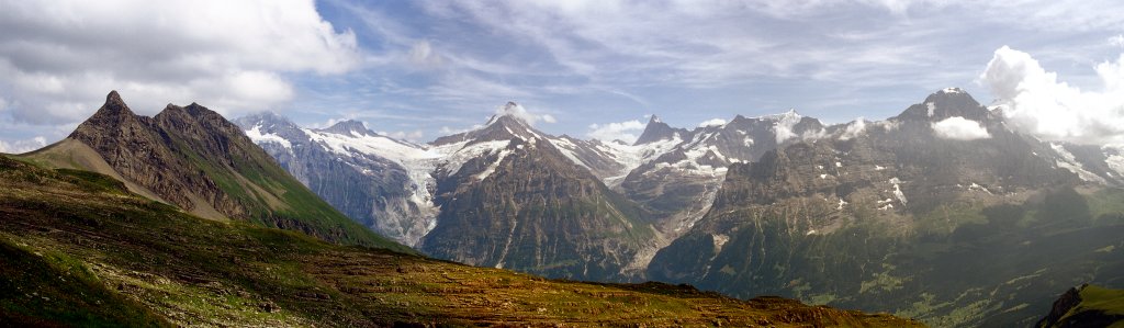 Panorama über Grindelwald, Eiger, Mönch und Jungfrau von Schynige Platte