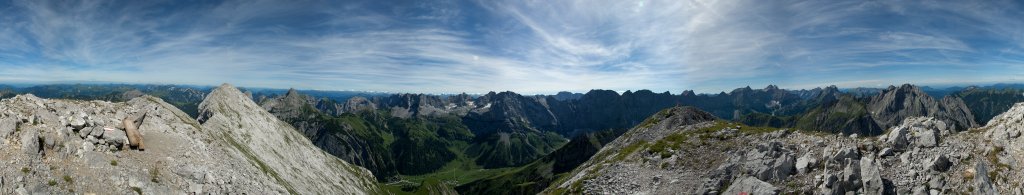 360-Grad-Panorama am Gipfel des Gamsjoch (2452m) - Blick über das Karwendel bis hin zum Alpenhauptkamm mit Grossvenediger und Grossglockner, August 2008