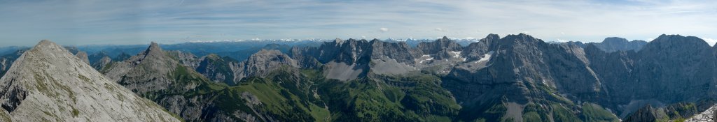 Panorama-Ausschnitt vom Gipfel des Gamsjoch (2452m) mit Blick auf den Alpenhauptkamm mit Grossvenediger und Grossglockner, August 2008