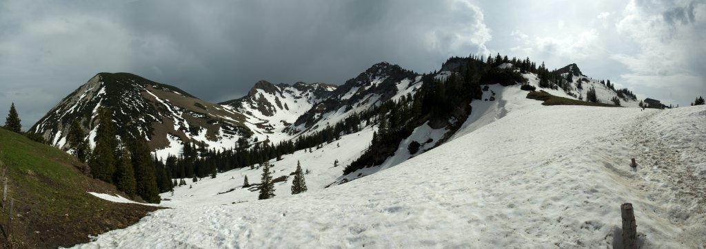 Panorama von der Taubensteinhaus auf Hochmiesing und Rotwand (1885m), Bayrische Voralpen