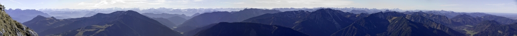 Blick vom Wendelstein über den Brünnstein und Großen Traithen gegen Alpenhauptkamm mit dem Großvenediger; Mangfallgebirge, November 2010.