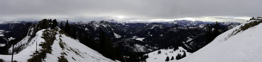 Panorama von der Haaralmschneid, Chiemgauer Alpen, Januar 2011.