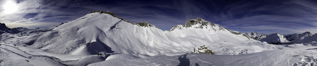 Blick von der Fanesburg auf Zehner-, Neuner- und Pareispitze, Fanes, Dolomiten, Januar 2011.