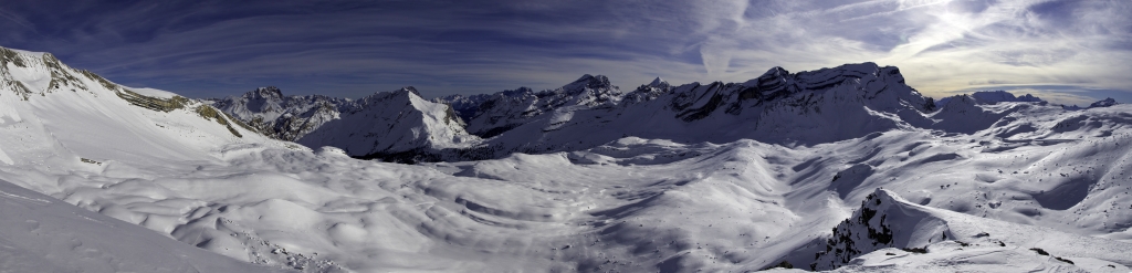 Panorama von der Fanesburg mit Blick auf Pareispitze und Lavarella, Fanes, Dolomiten, Januar 2011.