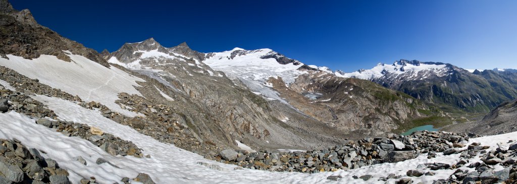 Blick vom Aufstieg zum Reggentörl auf Vordere und Hintere Gubachspitze, Simony-Spitzen, Simony-See und Großen Geiger, Venedigergruppe, Hohe Tauern, Österreich, August 2011.