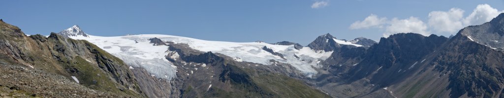 Blick von unterhalb des Türmljochs auf Rainerhorn, Mullwitzkees und Mullwitz Aderl mit dem Defreggerhaus am Großvenediger, Venedigergruppe, Hohe Tauern, Österreich, August 2011.