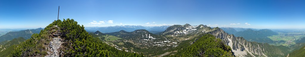 360-Grad-Gipfelpanorama von der Hohen Kisten (1922m) mit weitem Blick über das Estergebirge mit Klaffen, Krottenkopf, Oberem Rißkopf und Hohem Fricken, Estergebirge, Juni 2012