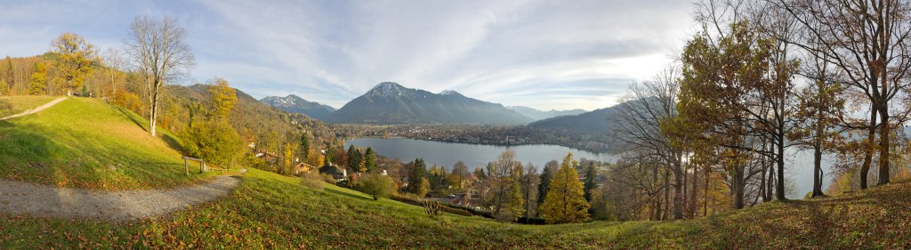 Am Großen Paraplui mit Blick auf Bodenschneid, Wallberg und Setzberg sowie den Tegernsee mit Rottach-Egern, Tegernseer Berge, November 2012