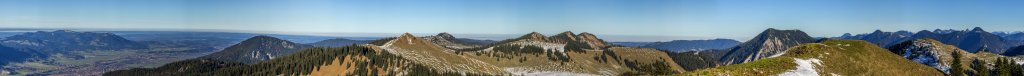 Gipfelpanorama vom Schnberg mit Blick nach Norden vom Bloomberg bis zum Blankenstein und Schildenstein, Mangfallgebirge, Bayrische Alpen, November 2014.