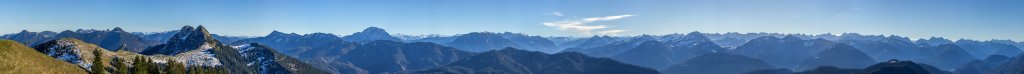 Gipfelpanorama vom Schnberg mit Blick nach Osten und Sden vom Hirschberg bis zum Schafreuther und Vorderskopf, Mangfallgebirge, Bayrische Alpen, November 2014.