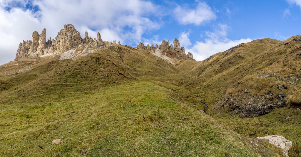 Die Roßzähne über der Tierser-Alpl-Hütte (2440m), Seiseralm, Oktober 2015.