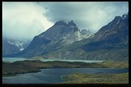 Die Cuernos über dem Lago Pehoe zeigen sich heute nur in Wolken