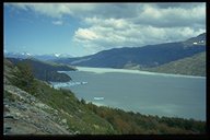 Eisberge treiben auf dem Lago Grey