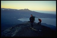 Morgendämmerung auf 1800m; im Hintergrund der Vulkan Calbuco und der Lago Lanquihue