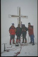 Gipfel des Gro&szlig;venediger bei ann&auml;hernder Nullsicht; v.l.n.r. : Thomas, Elchi, Annegret, Yvonne und J&ouml;rg