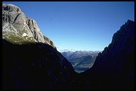 Zsigmondyhütte und Blick talauswärts Richtung Alpenhauptkamm