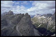 Panorama mit Obernbacherspitze und Plateau der Drei-Zinnen-Hütte