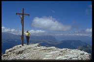 Gipfel des Col da la Pieres (2747m), im Hintergrund der Schlern