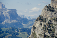 Blick auf die noerdlichen Auslaeufer der Sella, Seiseralm und auf den Schlern